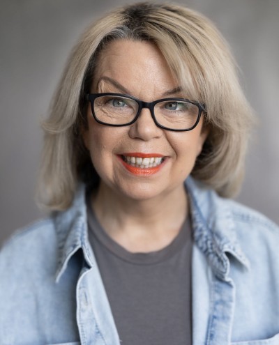 Jacqueline  cooper 